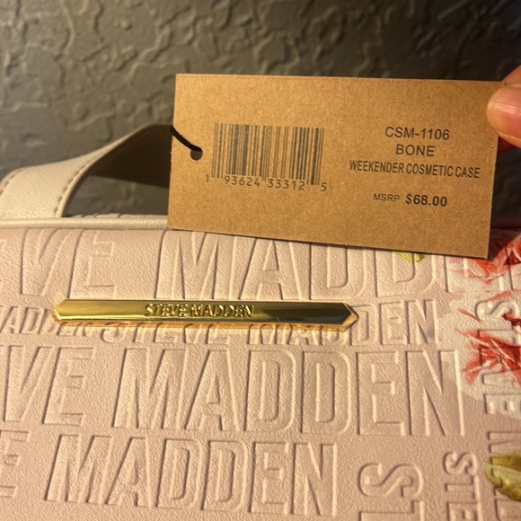 NWT Steve Madden Logo Floral
Weekender Cosmetic Case-Bone - Picture 5 of 7